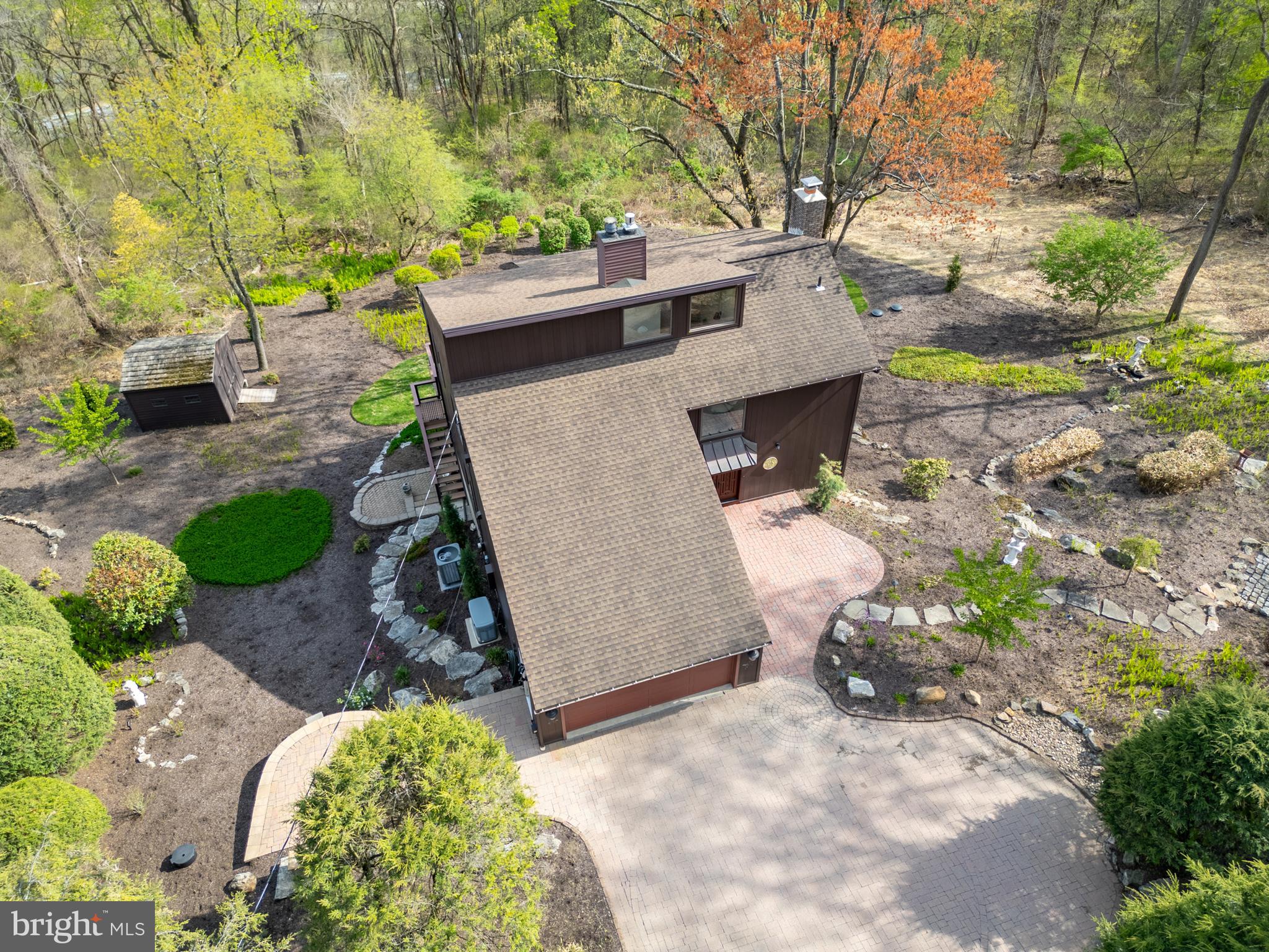 3446 HONEYSUCKLE ROAD