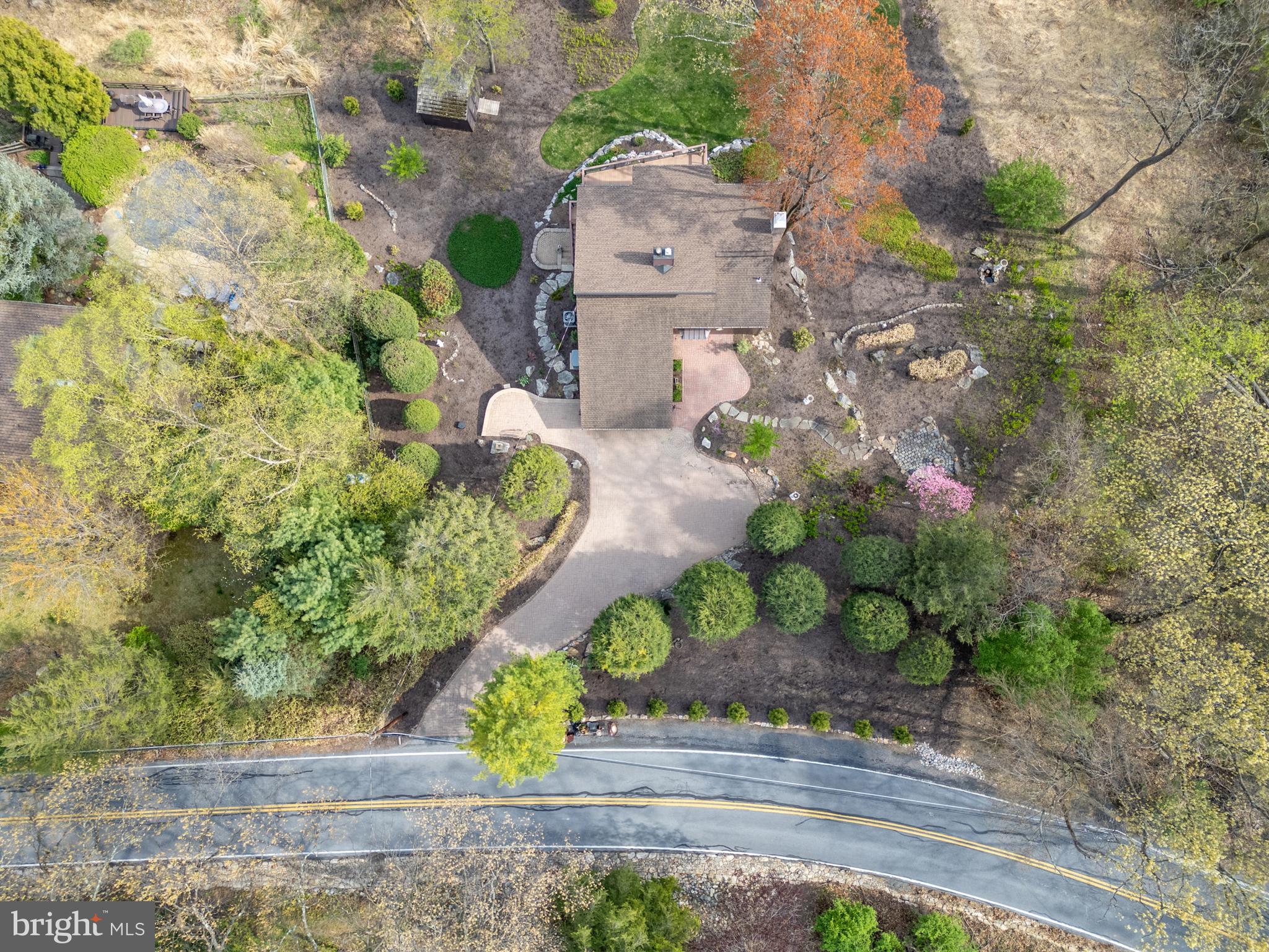3446 HONEYSUCKLE ROAD