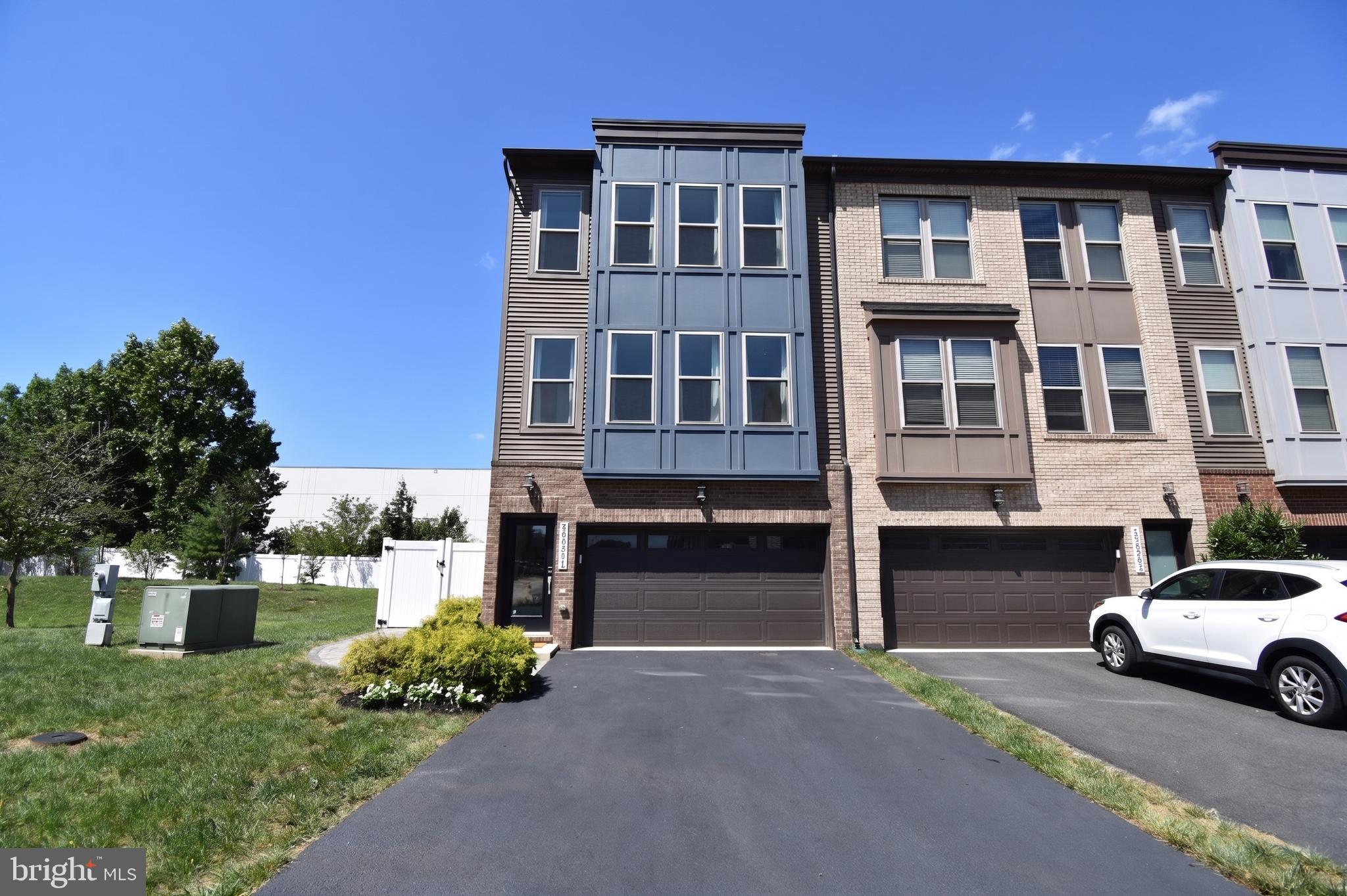 45369 DAVENO SQUARE