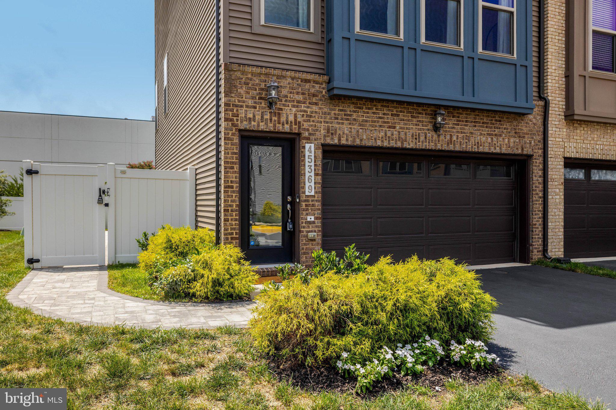 45369 DAVENO SQUARE