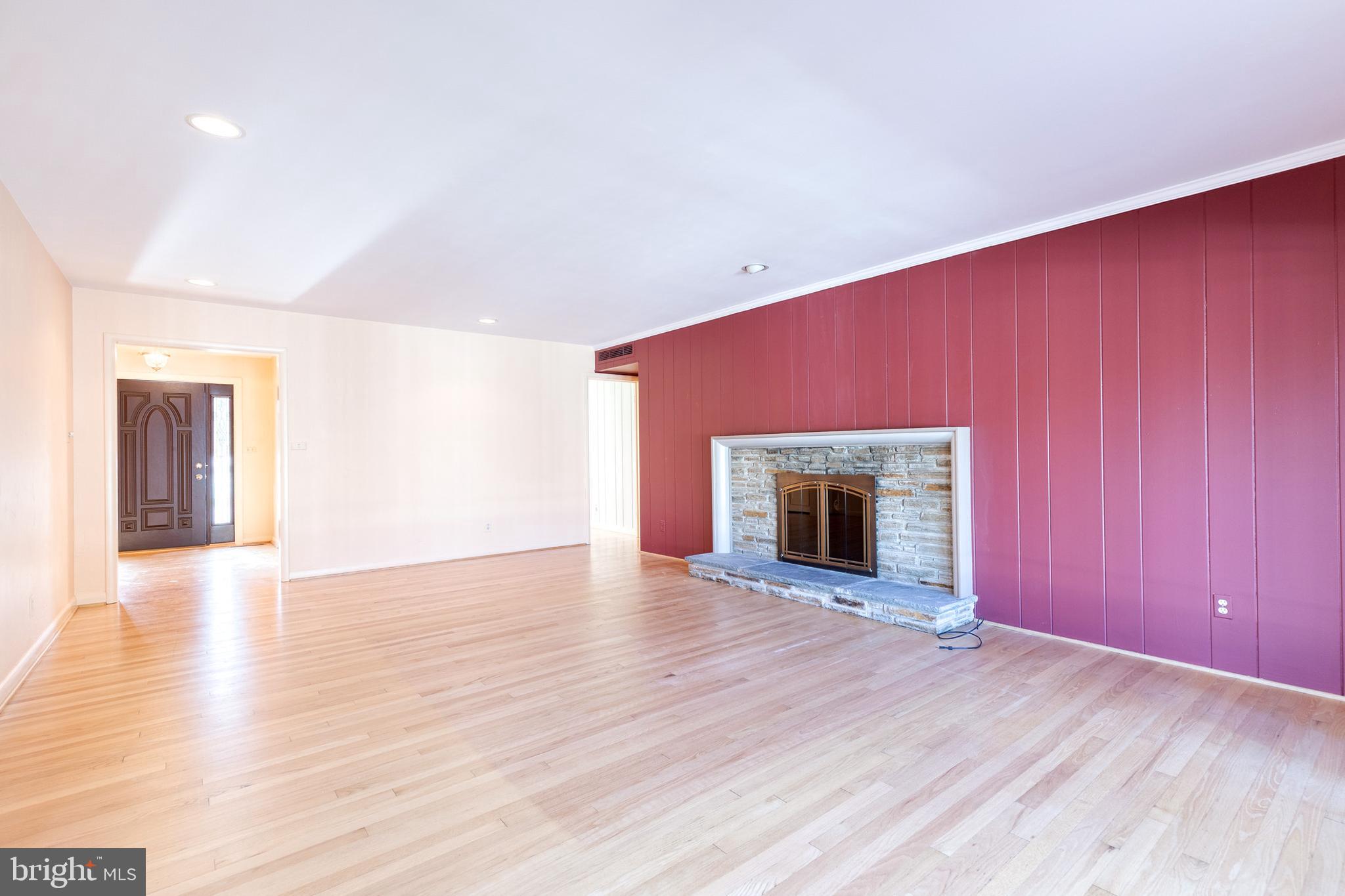 HAMPTON VILLAGE - Residential