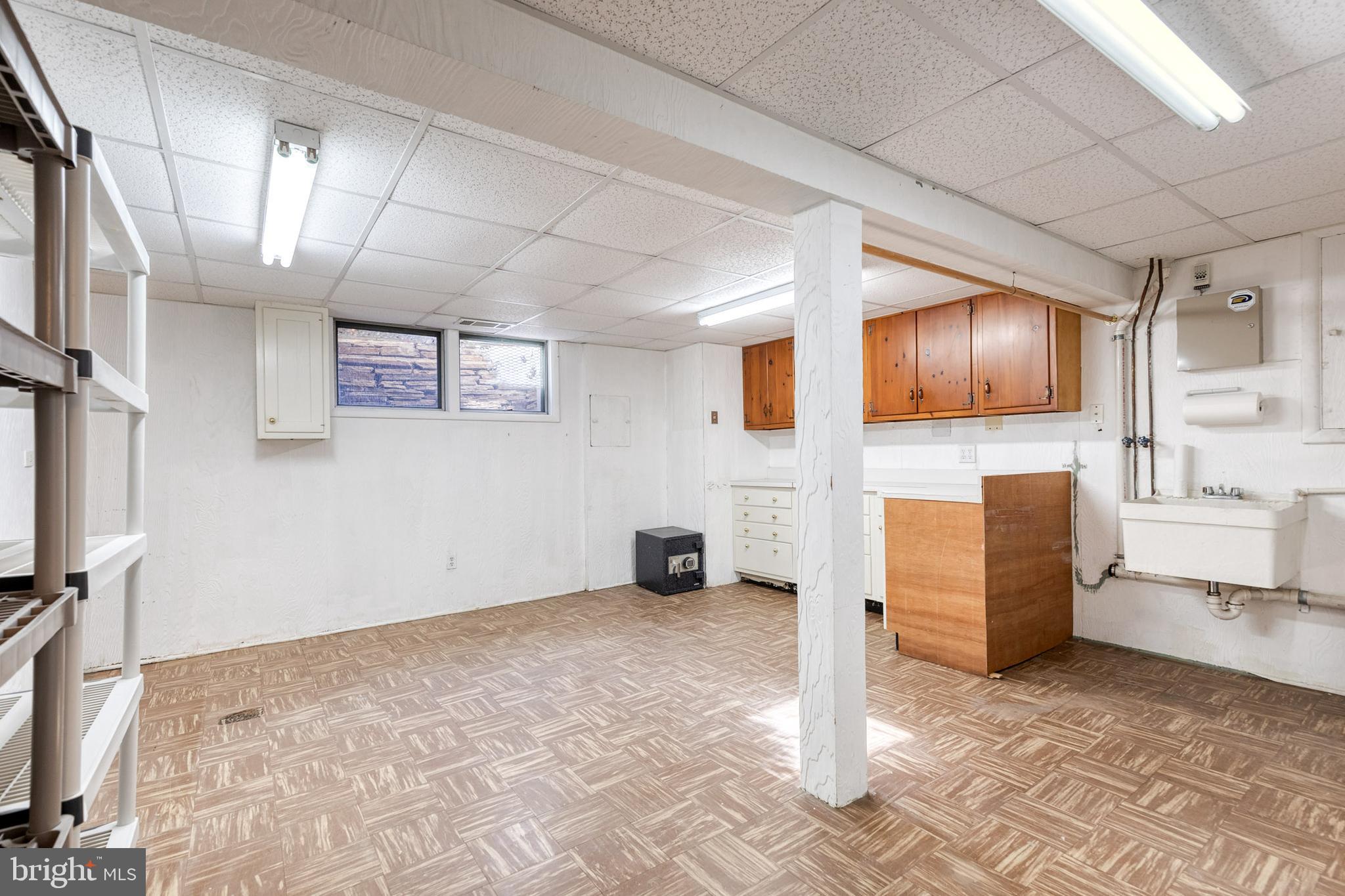 HAMPTON VILLAGE - Residential