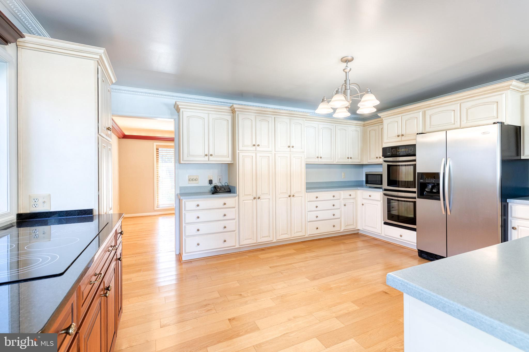 HAMPTON VILLAGE - Residential