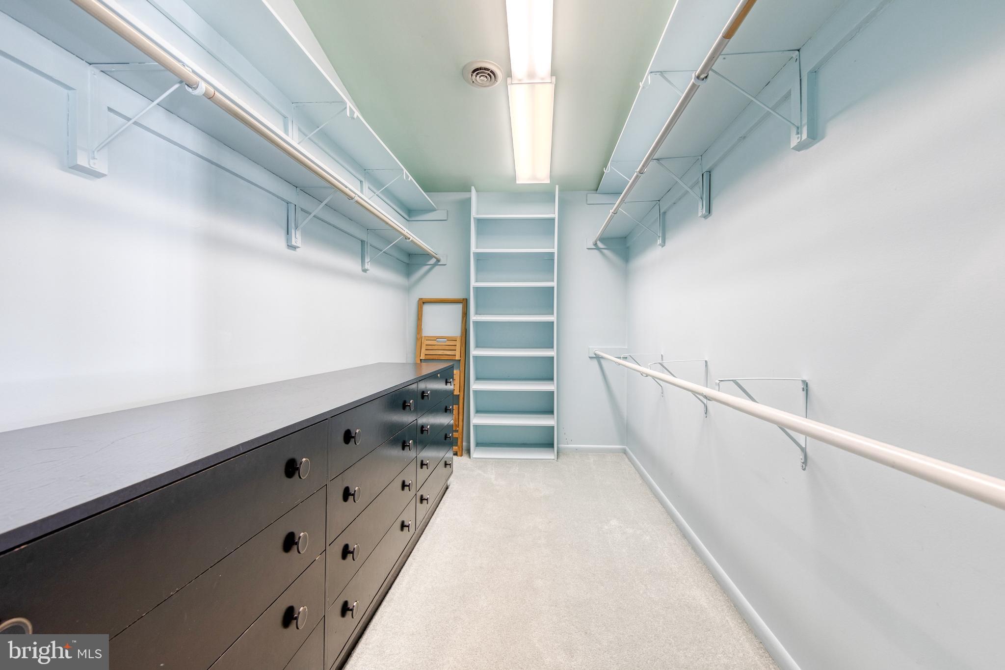 HAMPTON VILLAGE - Residential