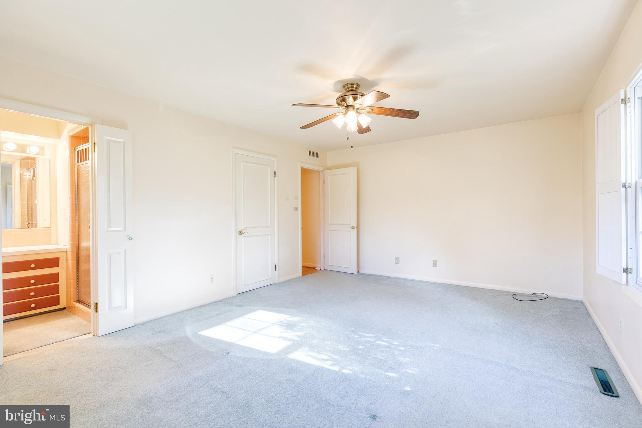 HAMPTON VILLAGE - Residential