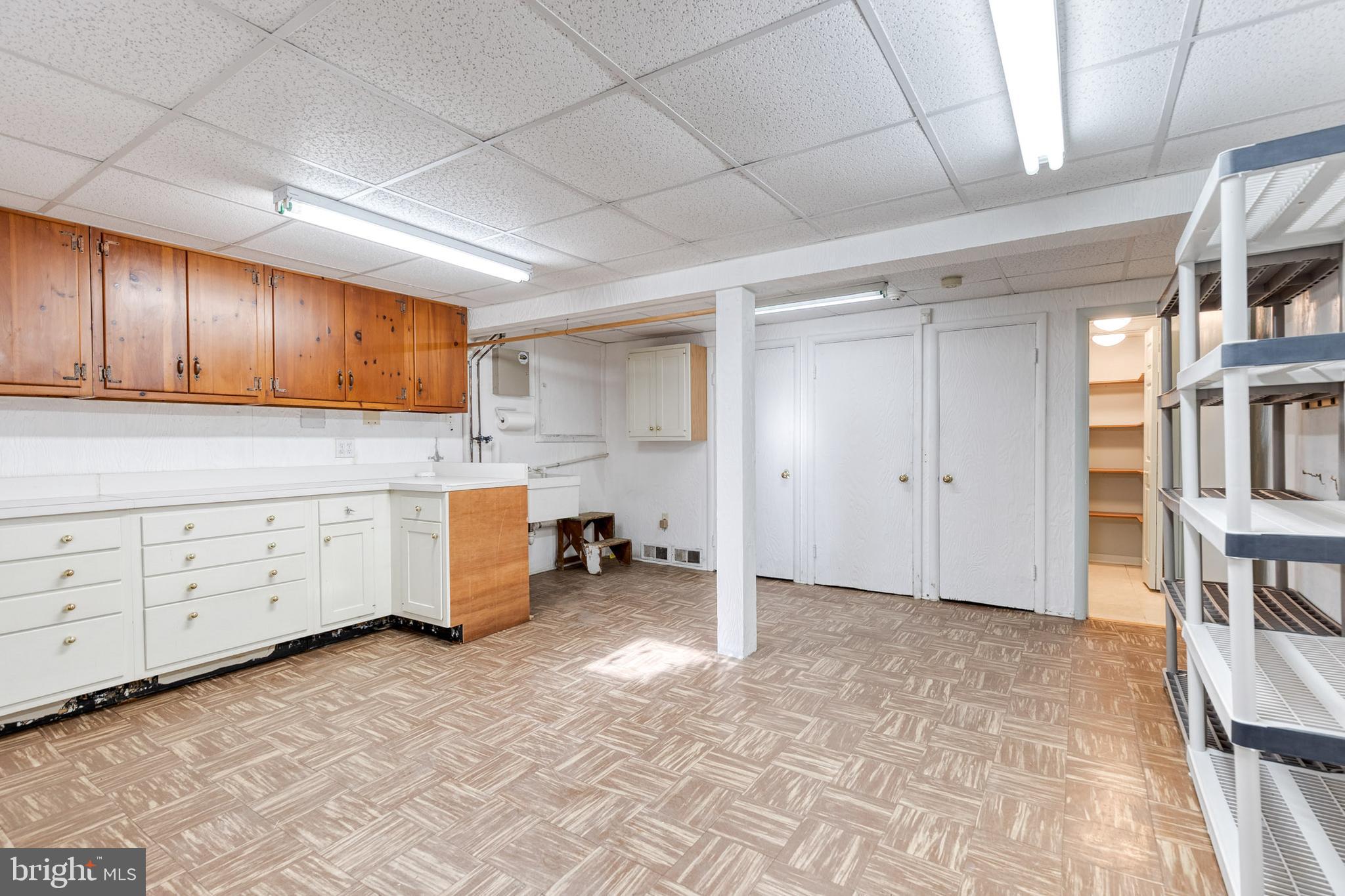 HAMPTON VILLAGE - Residential