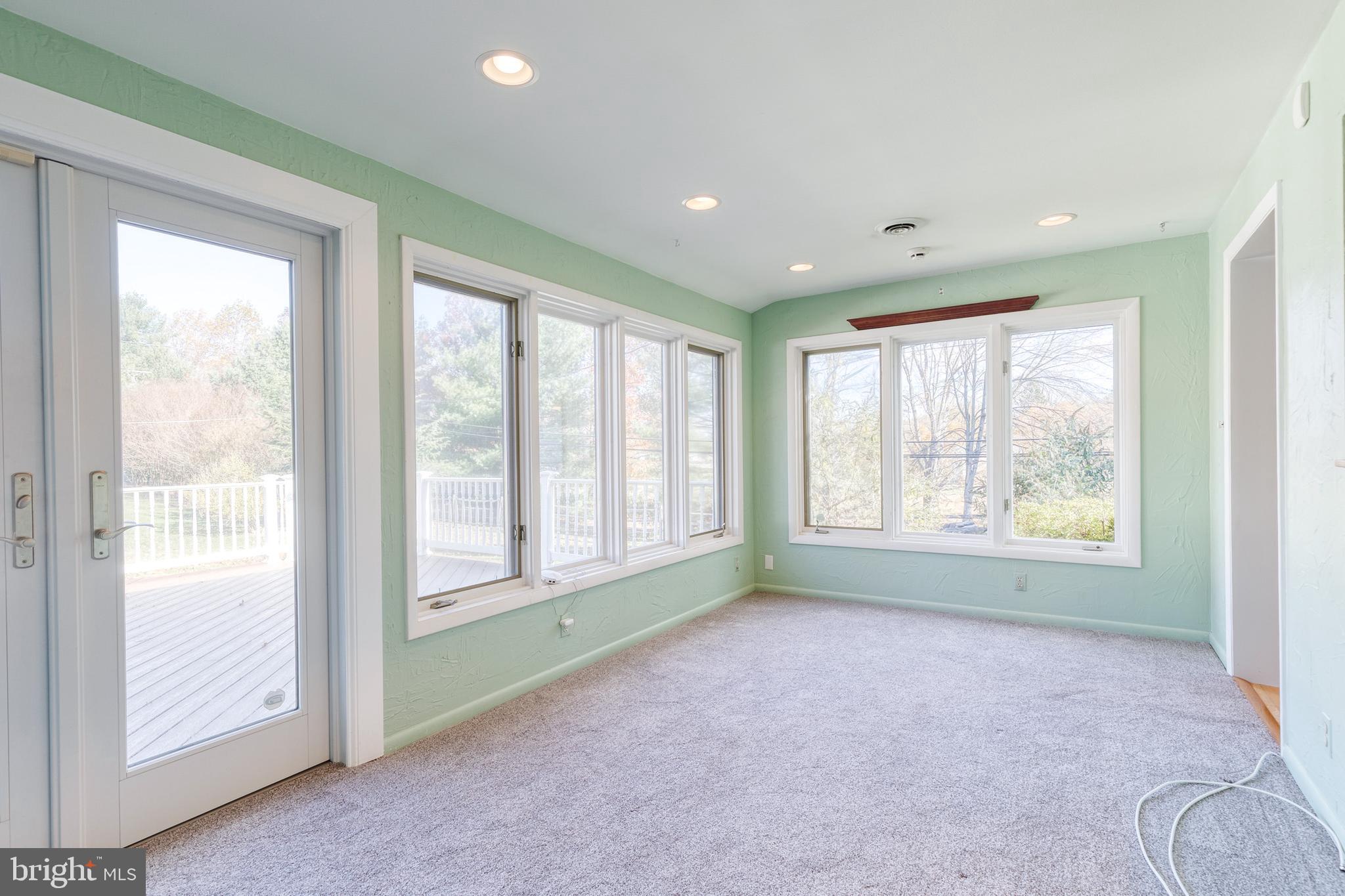 HAMPTON VILLAGE - Residential