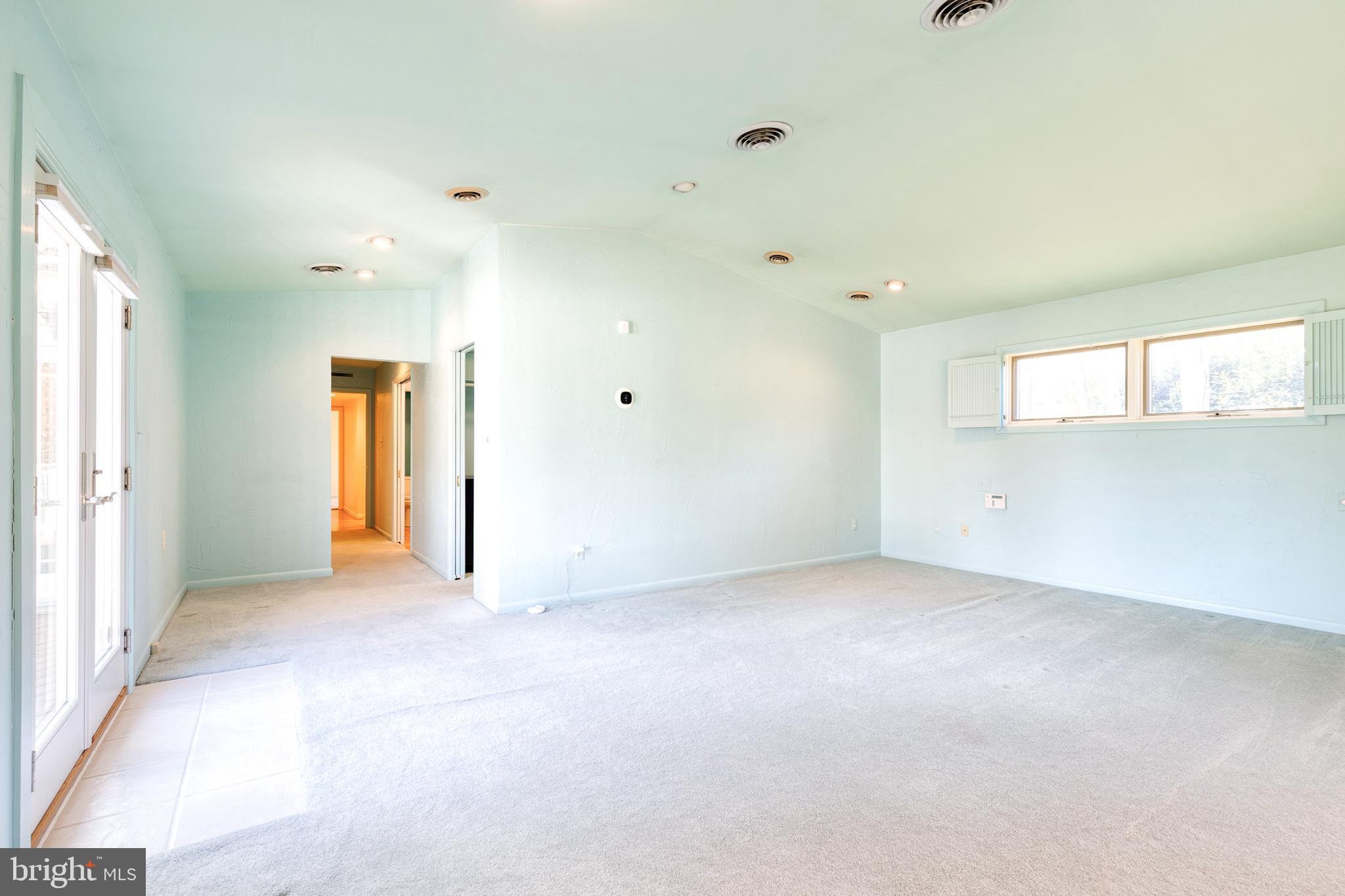 HAMPTON VILLAGE - Residential