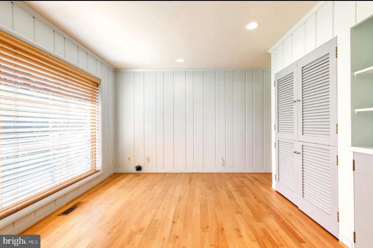 HAMPTON VILLAGE - Residential