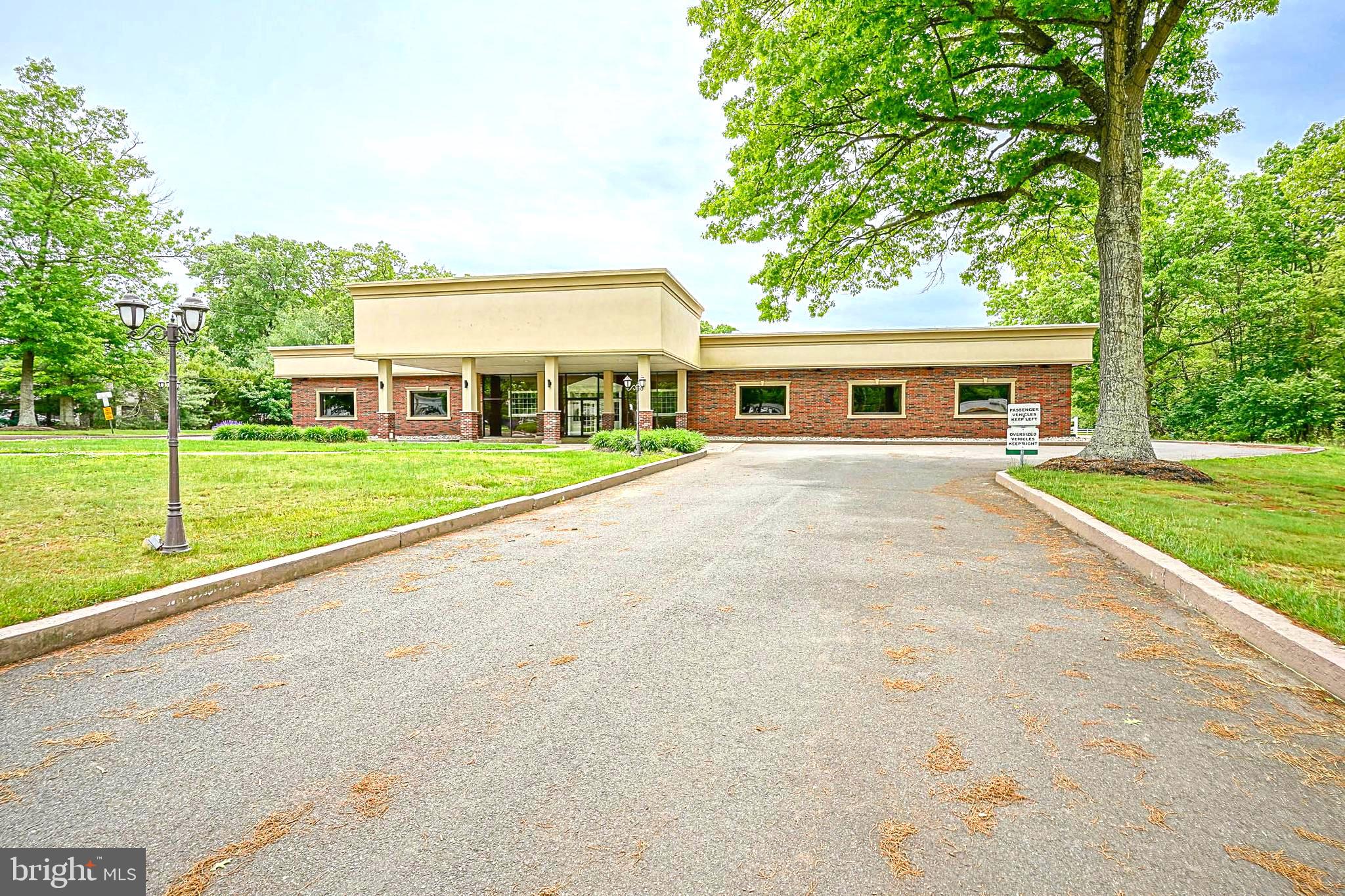 1351 N BLACK HORSE PK