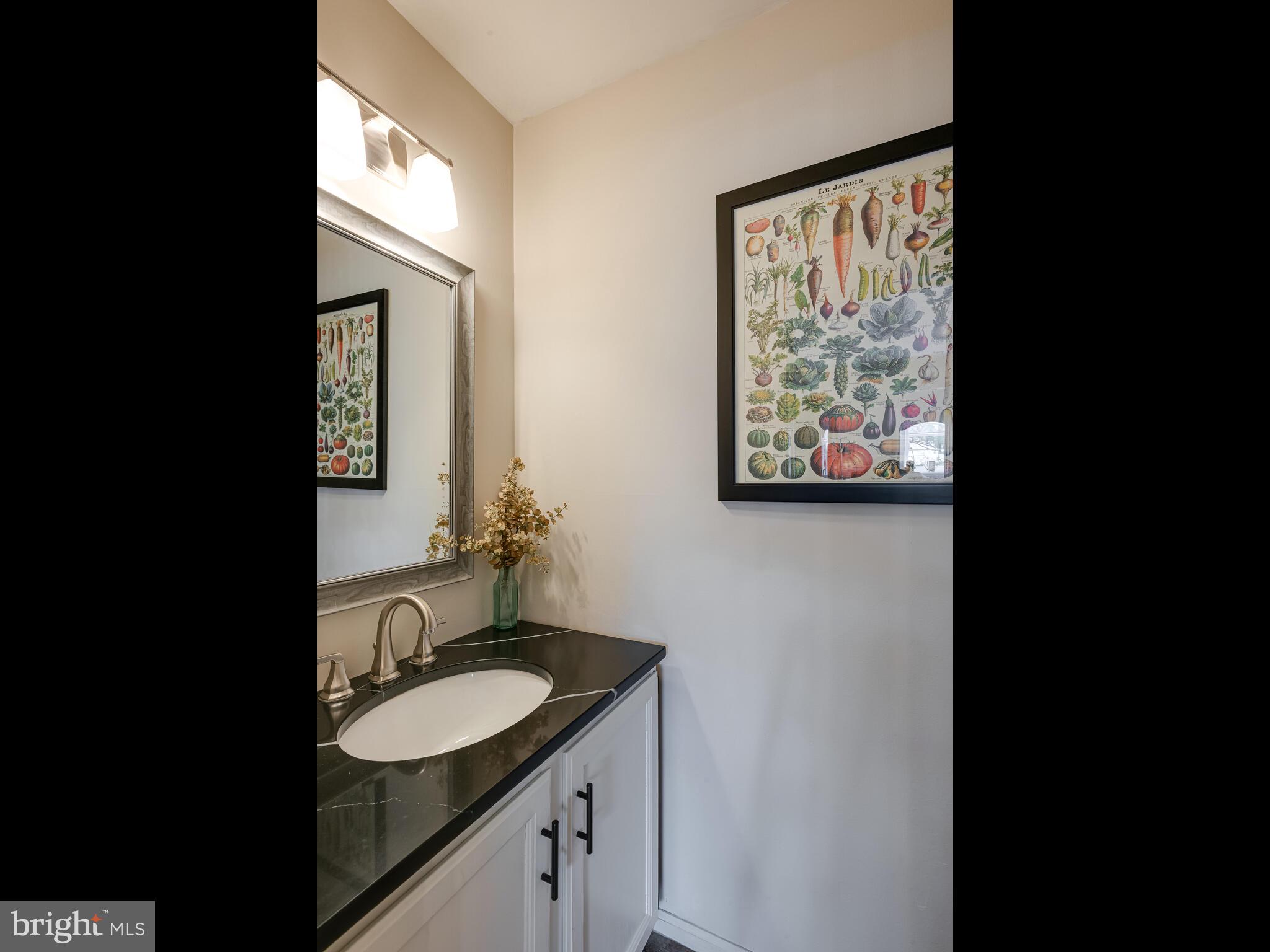 ROLLING HILLS - Residential