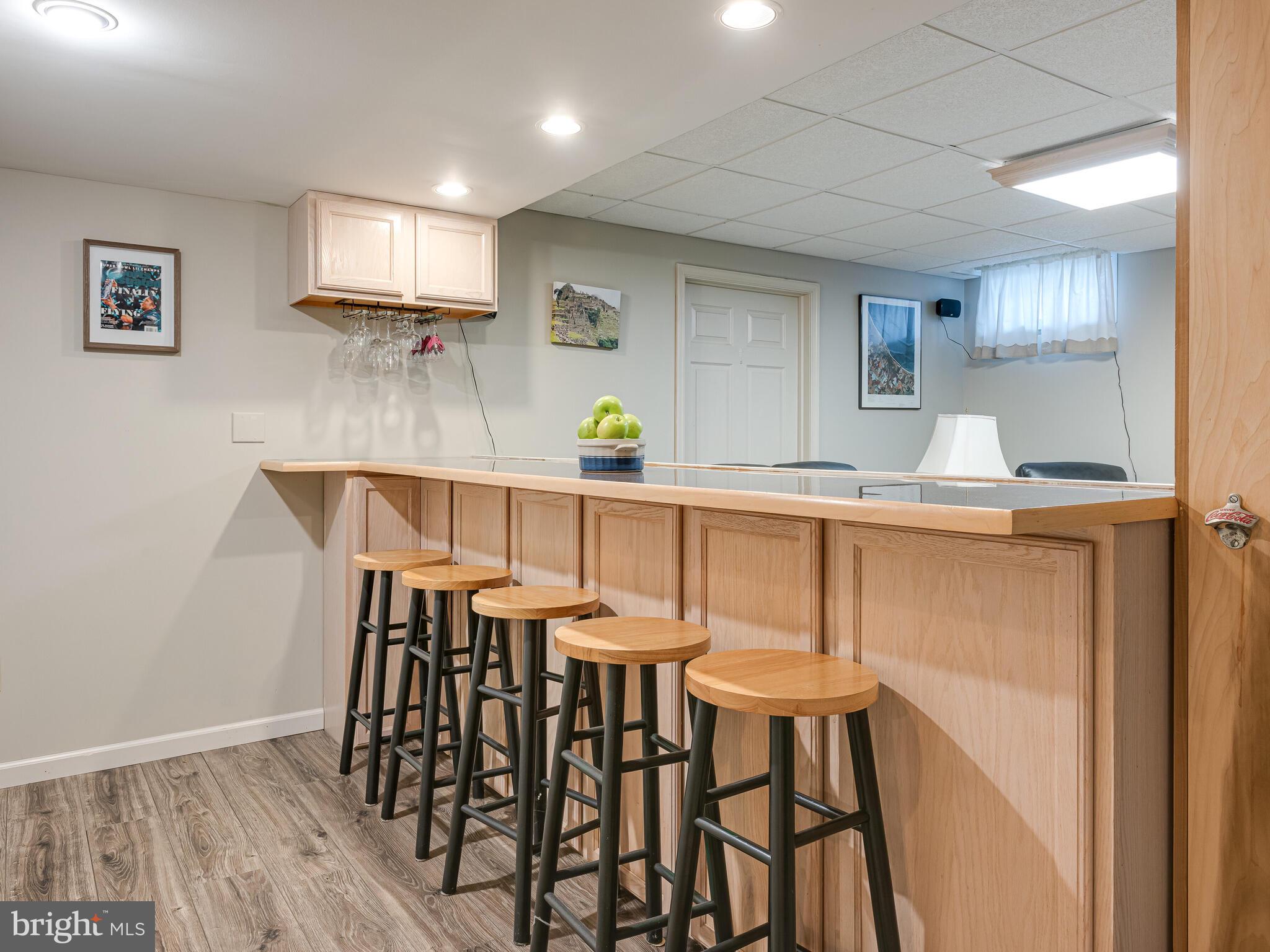 ROLLING HILLS - Residential