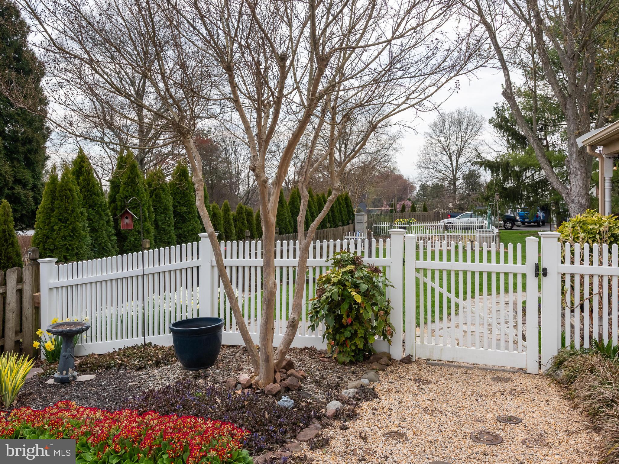 ROLLING HILLS - Residential