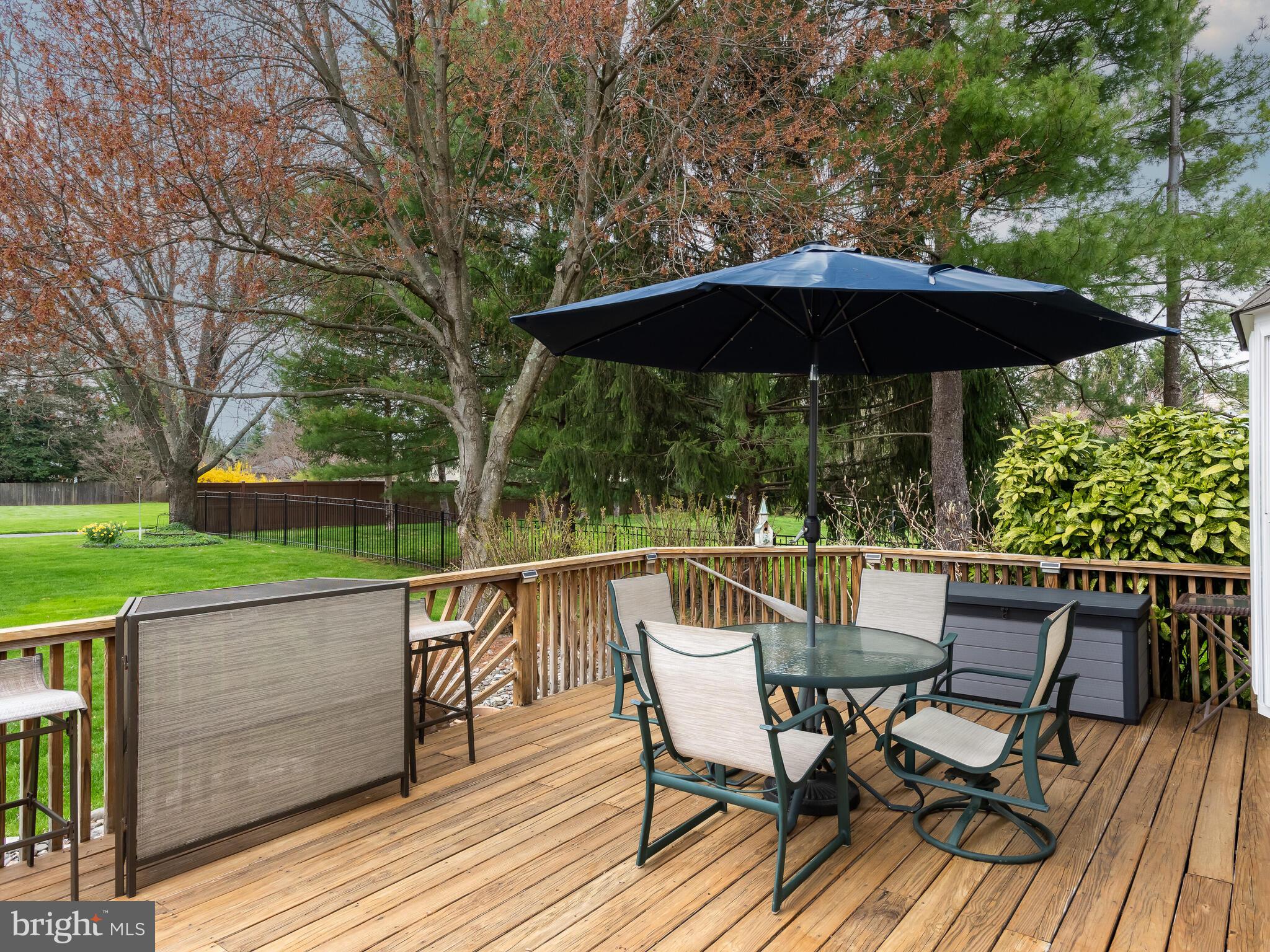 ROLLING HILLS - Residential