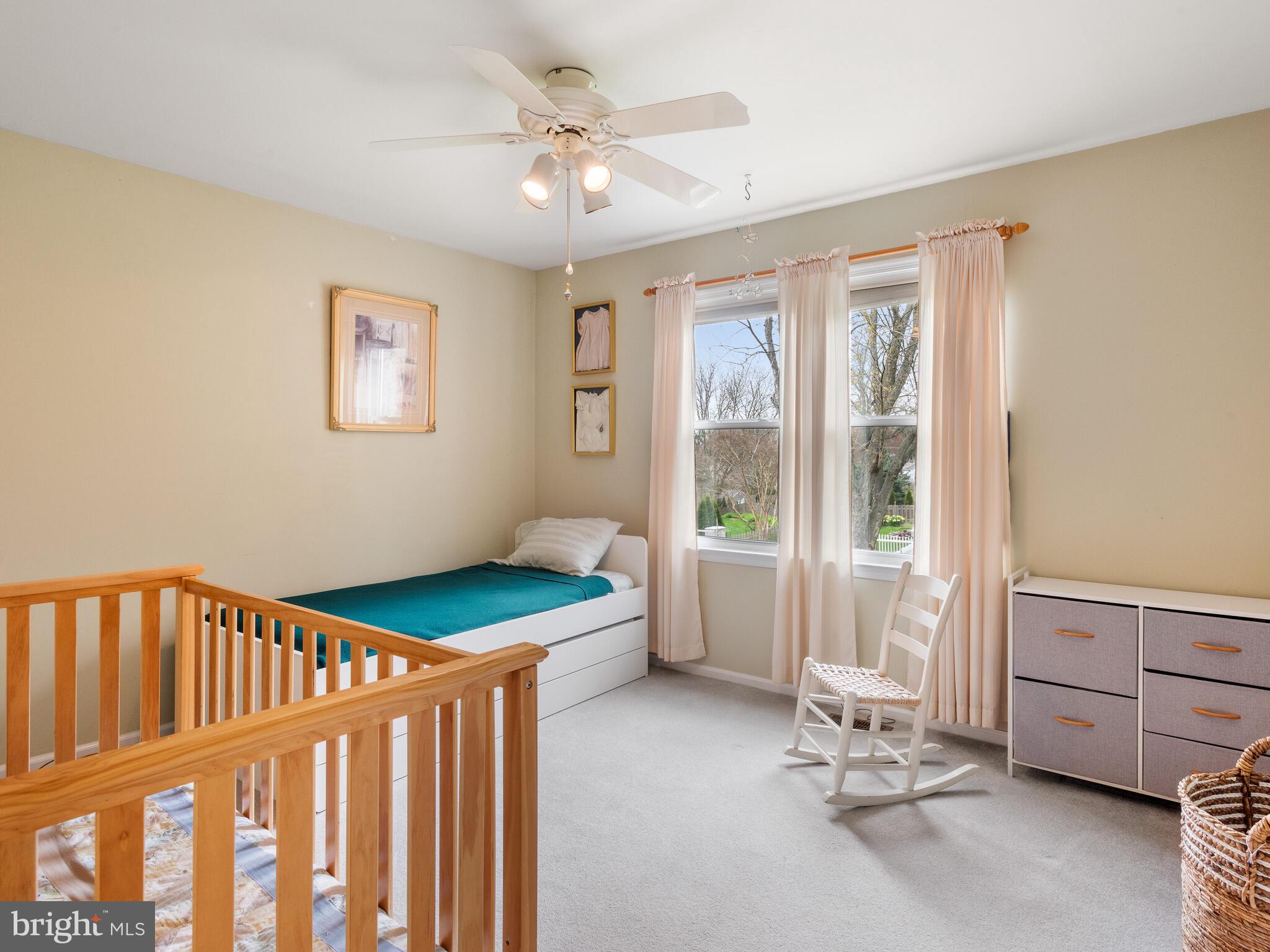 ROLLING HILLS - Residential