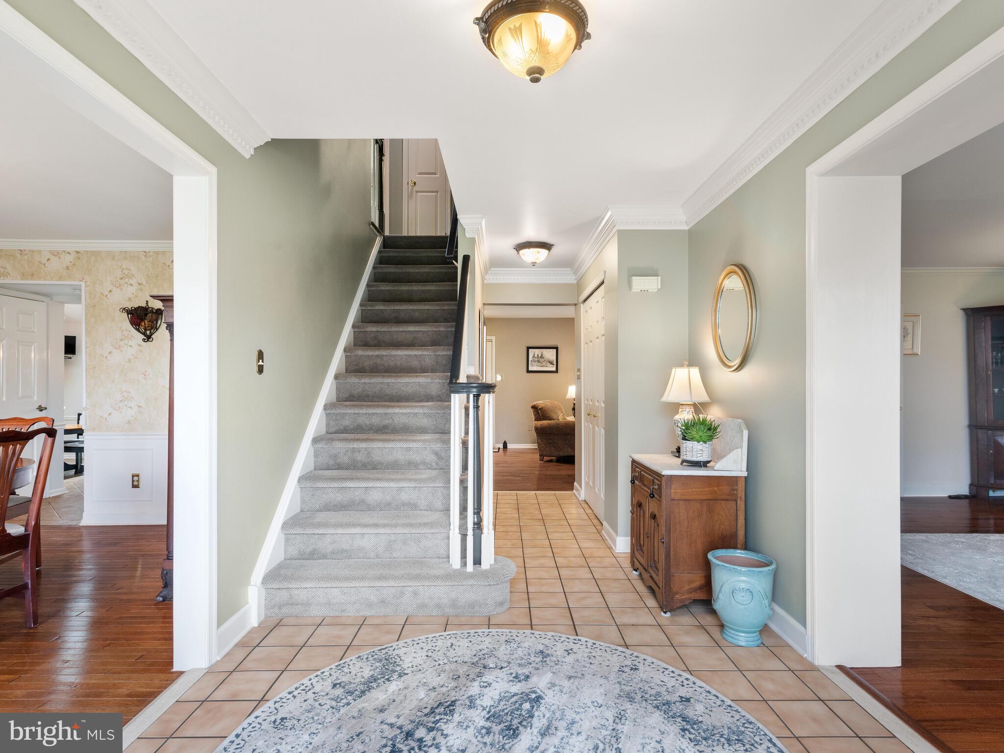 ROLLING HILLS - Residential