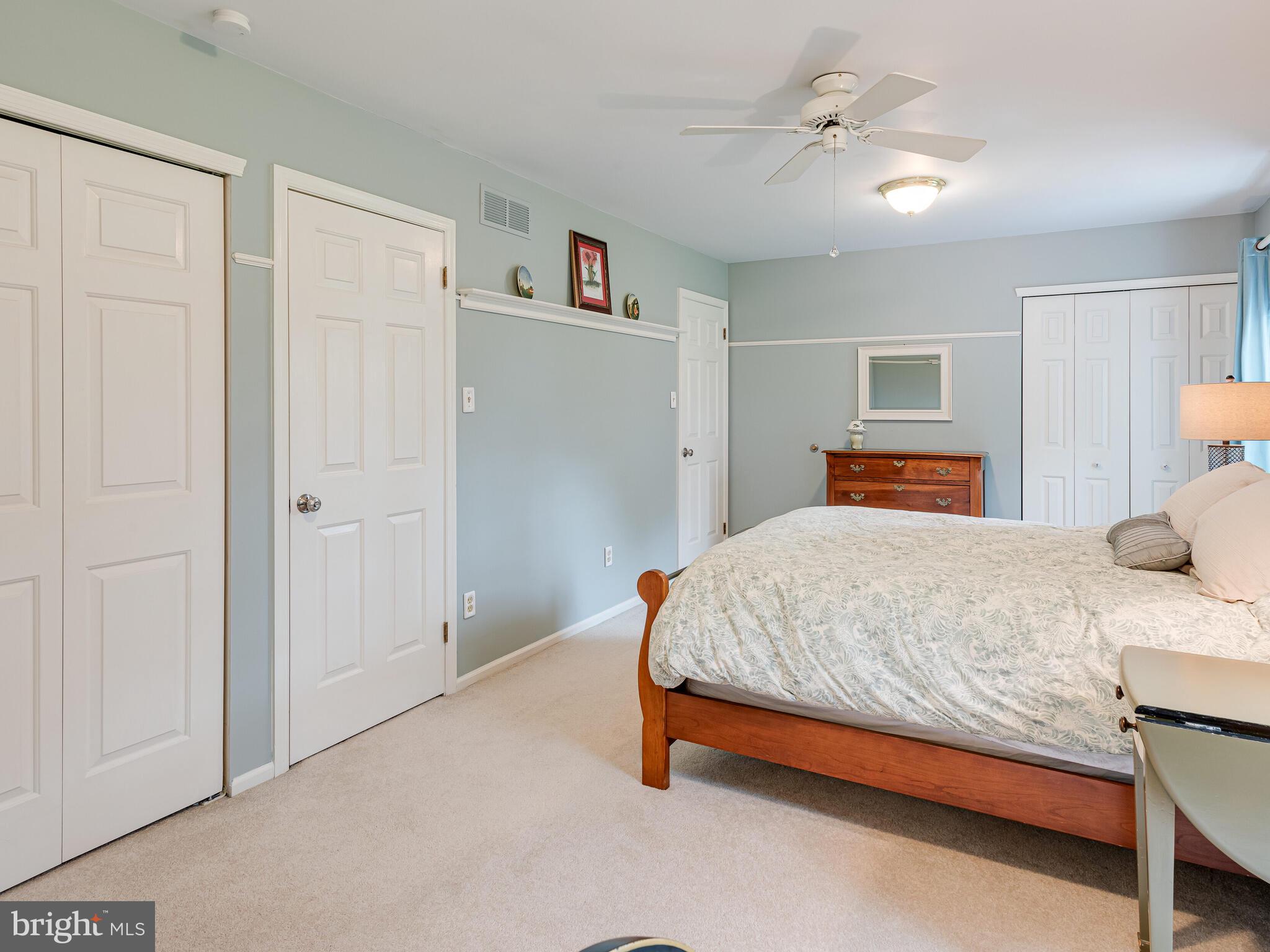 ROLLING HILLS - Residential