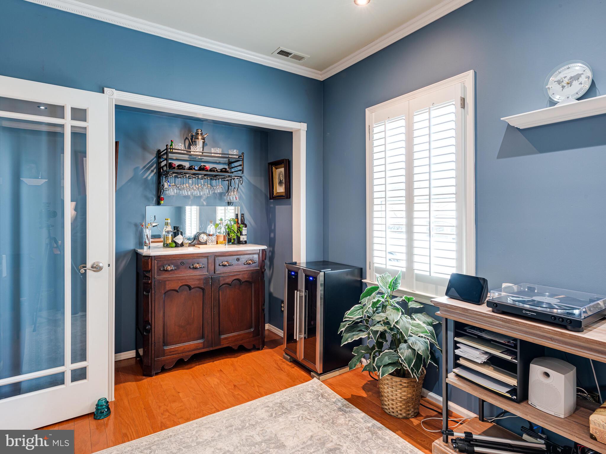 ROLLING HILLS - Residential