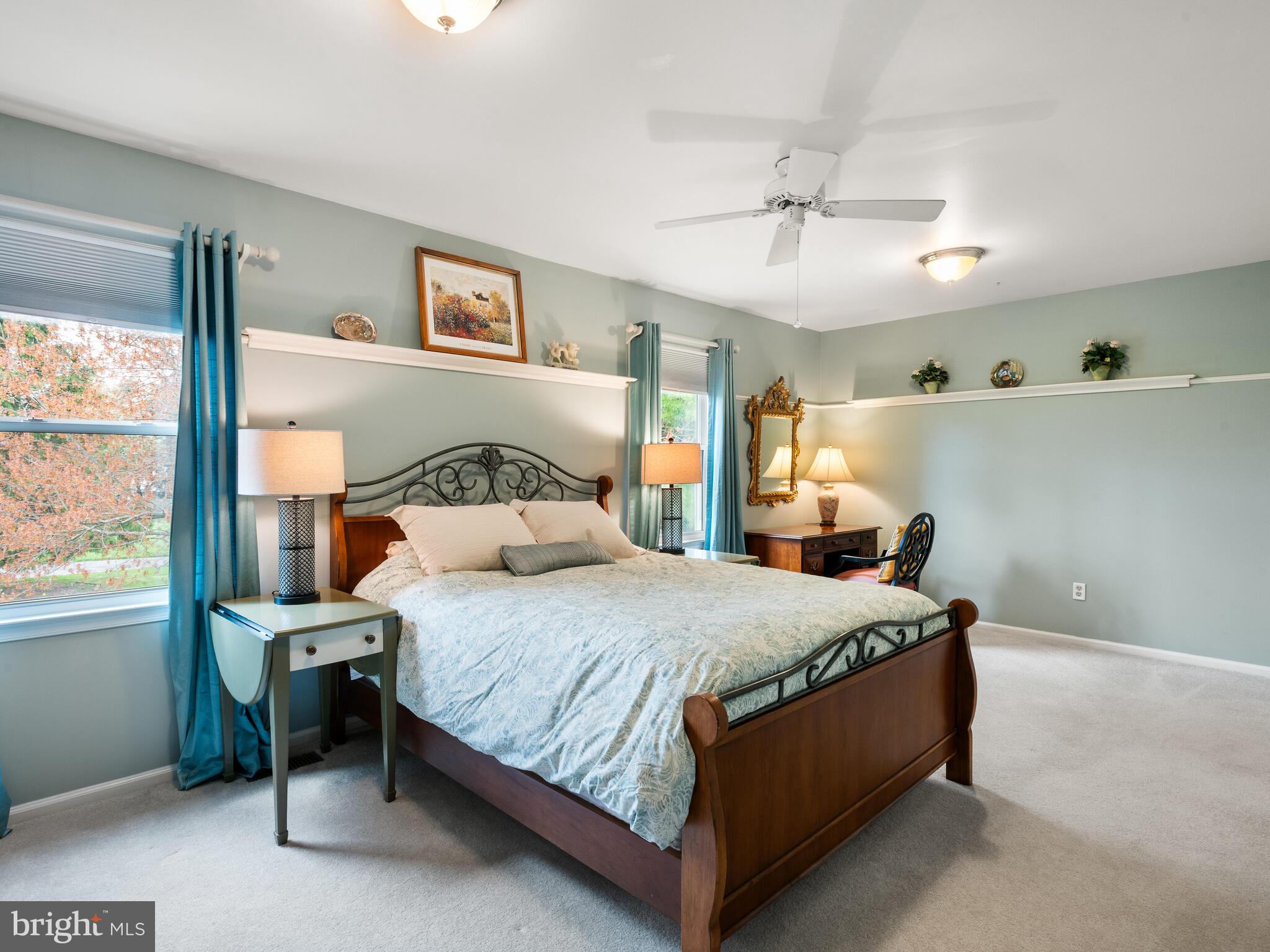 ROLLING HILLS - Residential