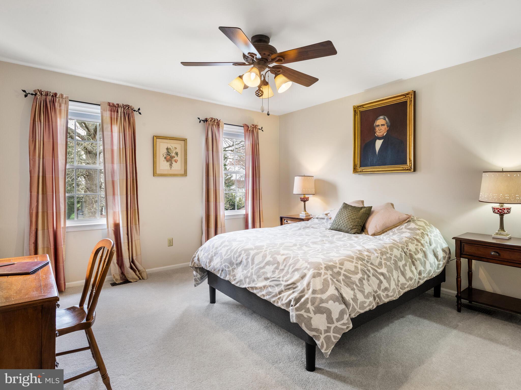 ROLLING HILLS - Residential