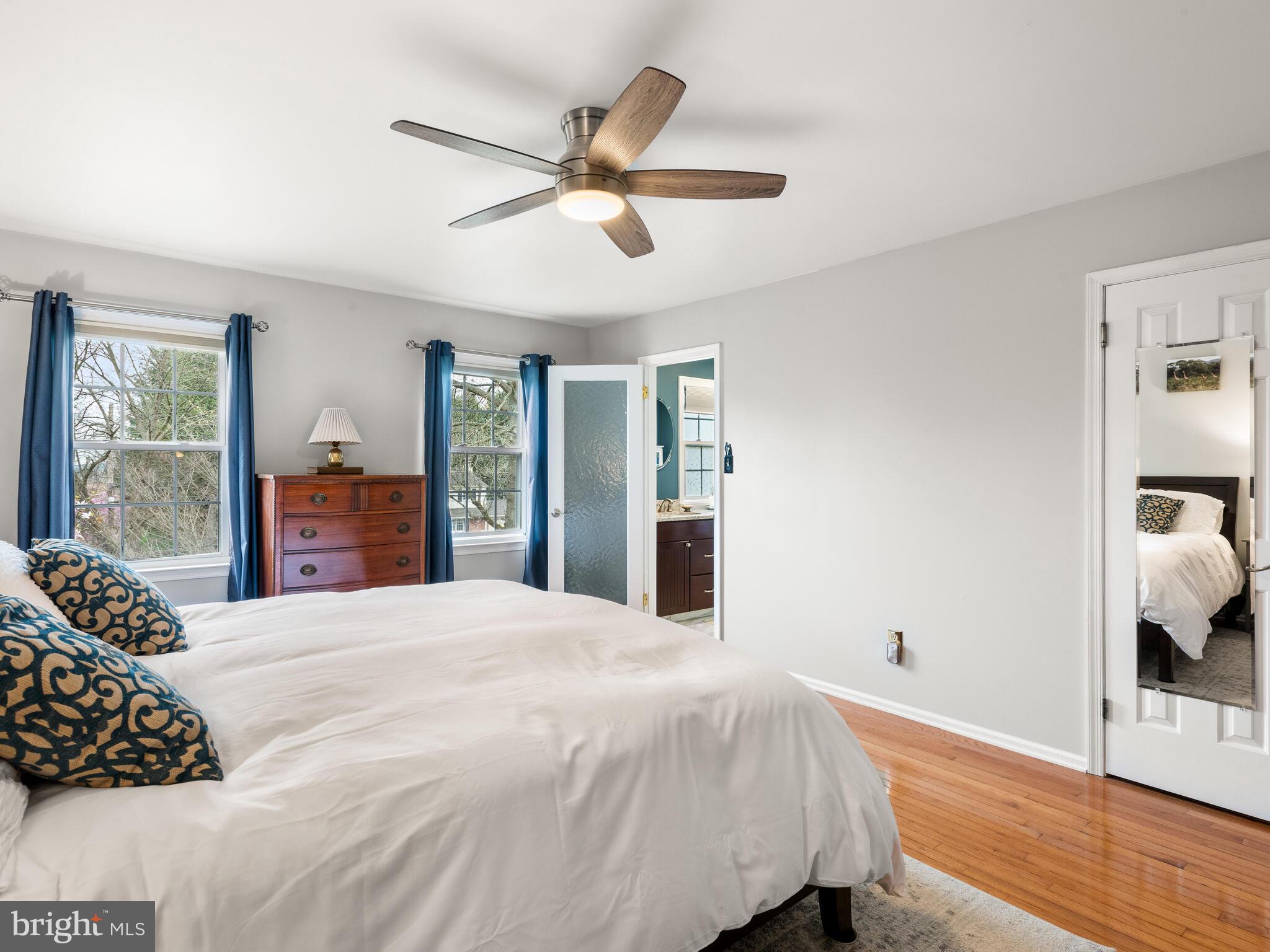 ROLLING HILLS - Residential