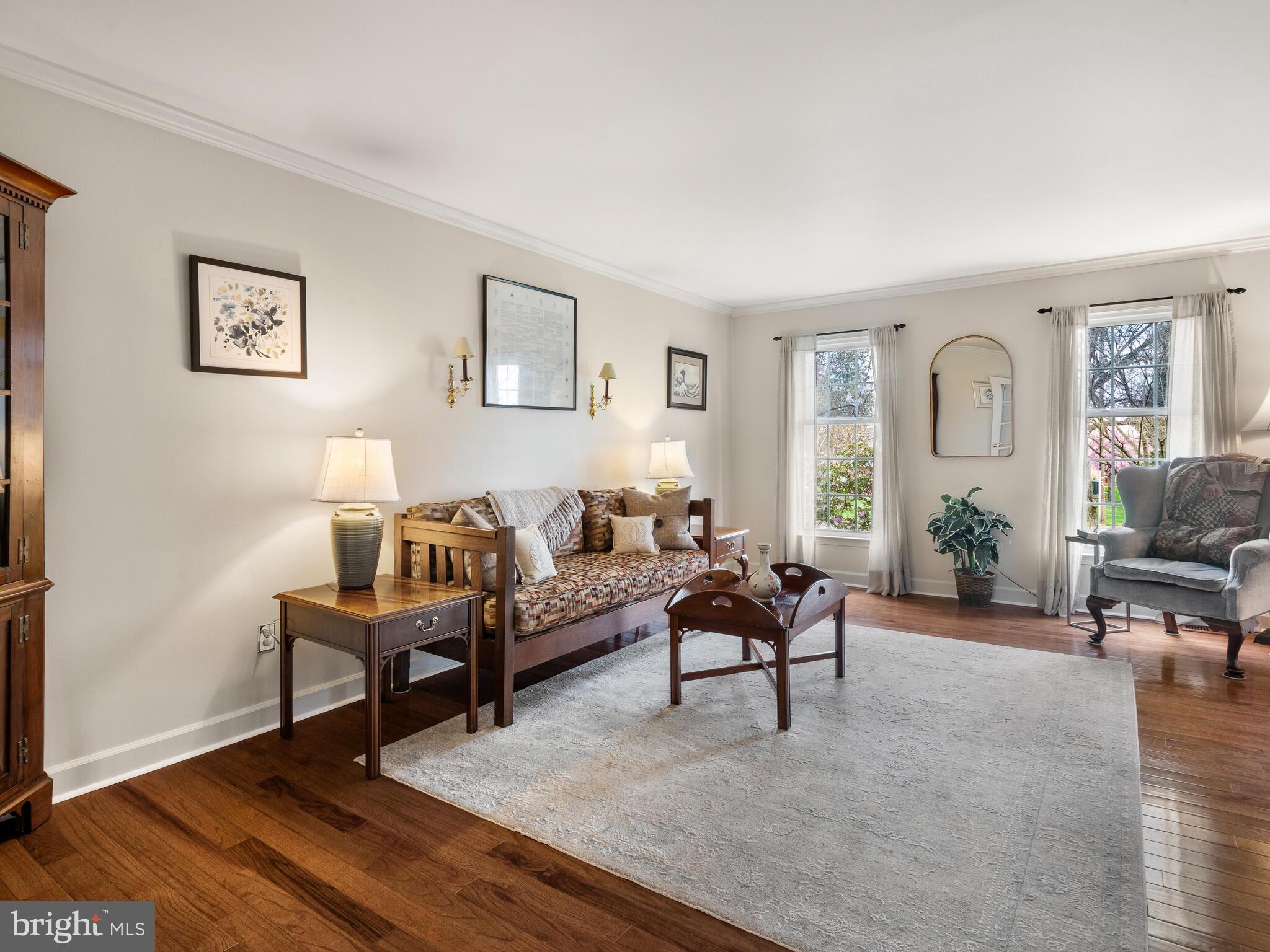 ROLLING HILLS - Residential