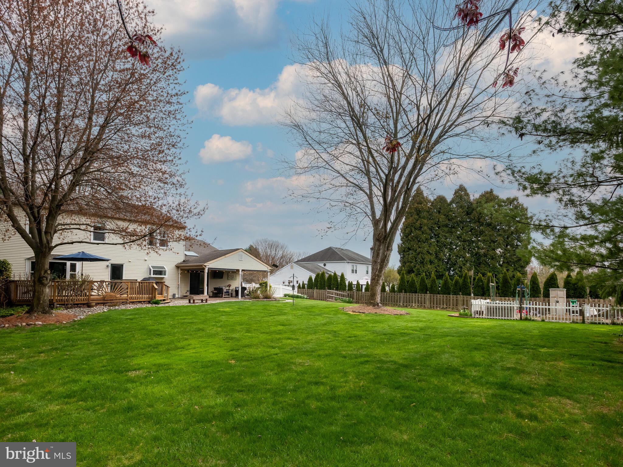 ROLLING HILLS - Residential