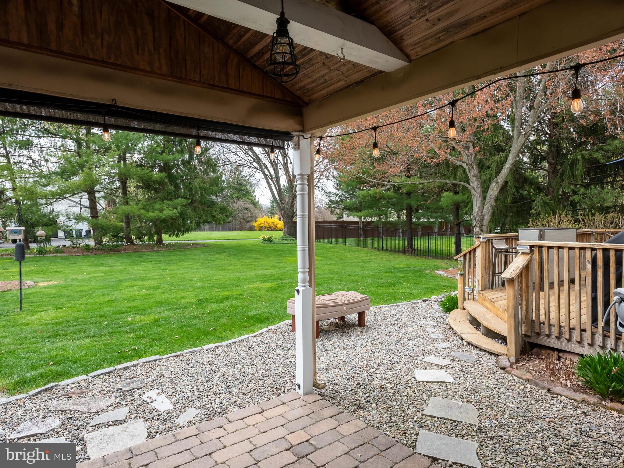 ROLLING HILLS - Residential