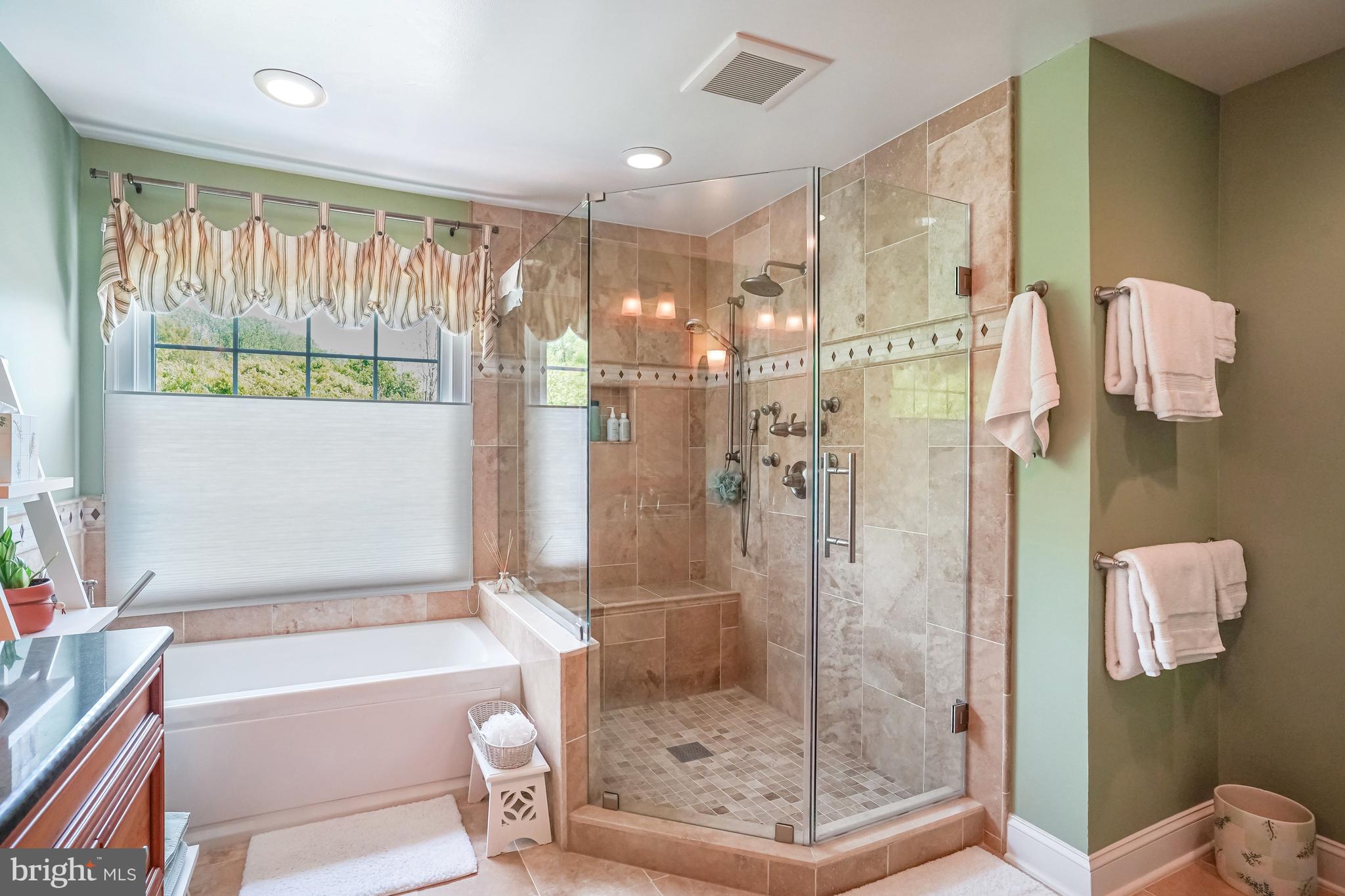 COUNTRY CREEK - Residential