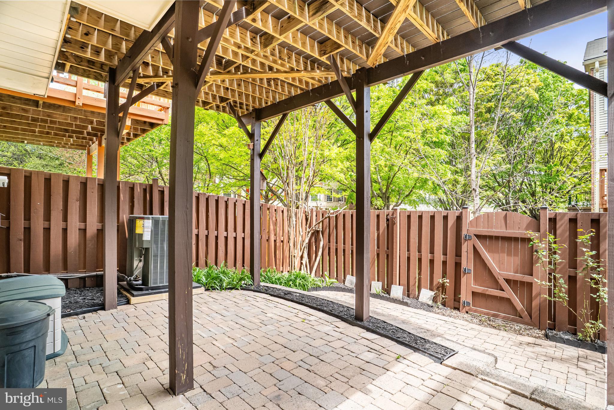 COUNTRY CREEK - Residential