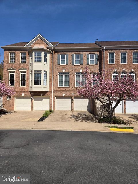 Photo of 9574 Lagersfield Circle, VIENNA, VA 22181 (MLS # VAFX2306892)