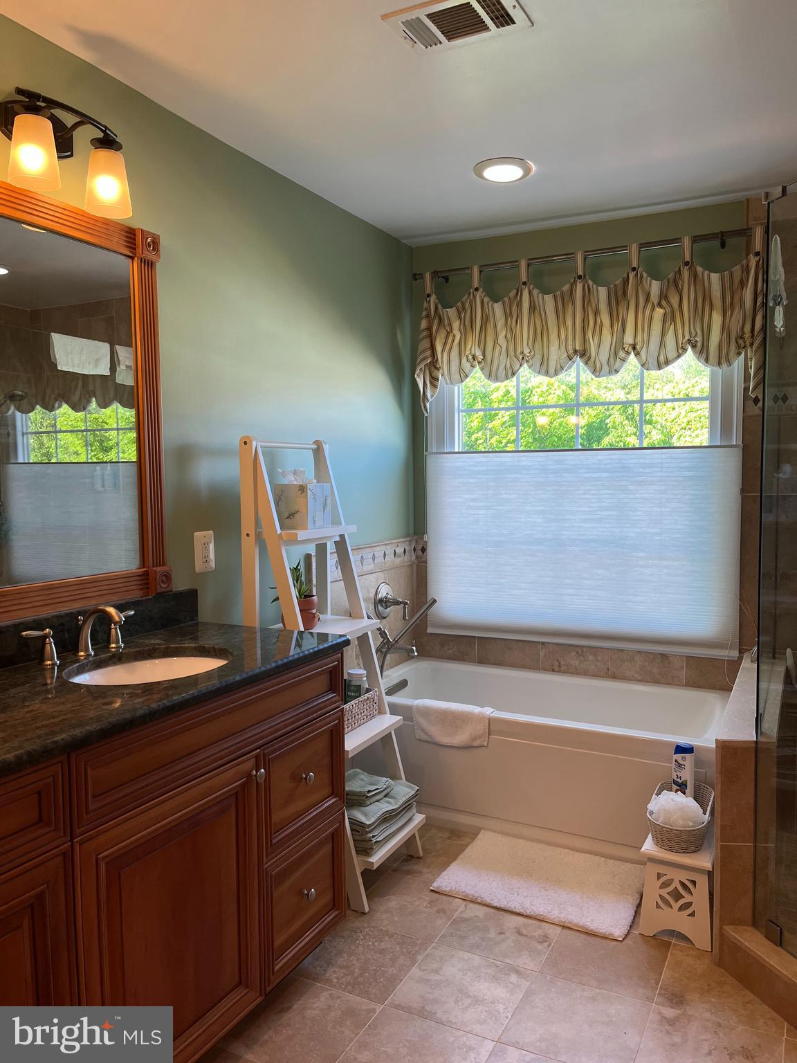 COUNTRY CREEK - Residential