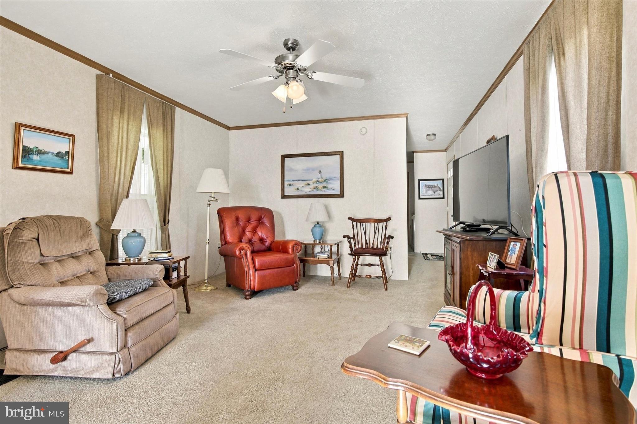 1045 PINE CIRCLE