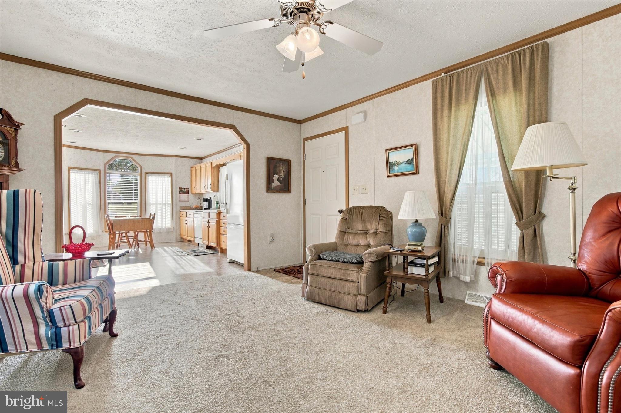 1045 PINE CIRCLE