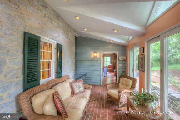 WILLOWDALE - Residential