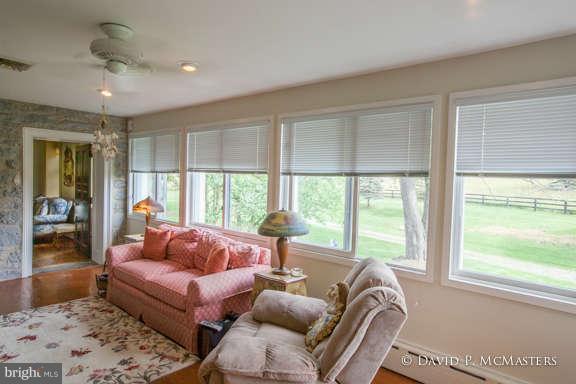 WILLOWDALE - Residential