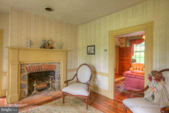 WILLOWDALE - Residential