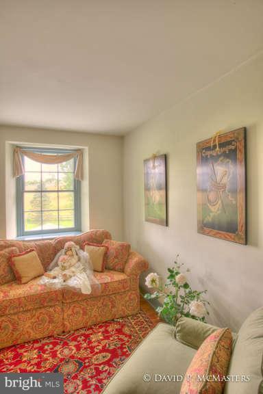 WILLOWDALE - Residential