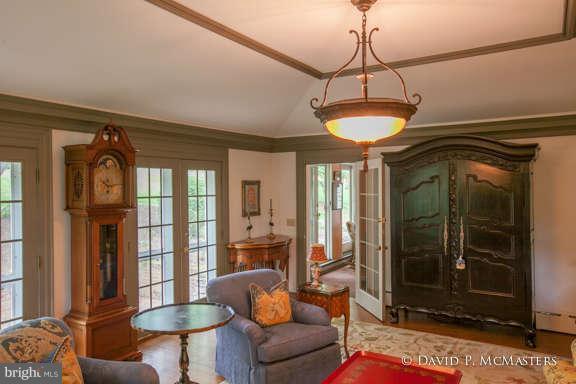 WILLOWDALE - Residential