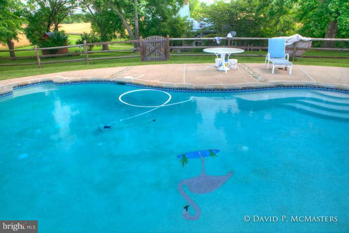 WILLOWDALE - Residential