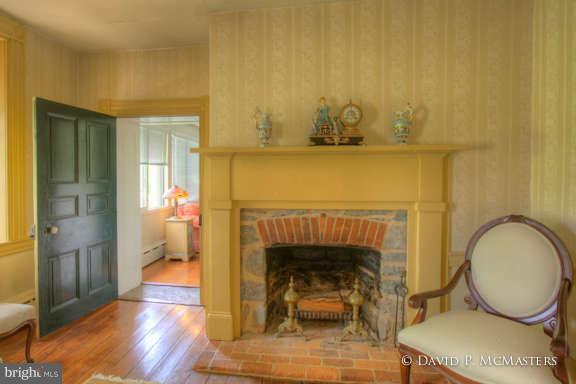 WILLOWDALE - Residential