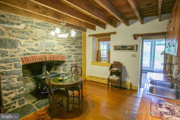 WILLOWDALE - Residential