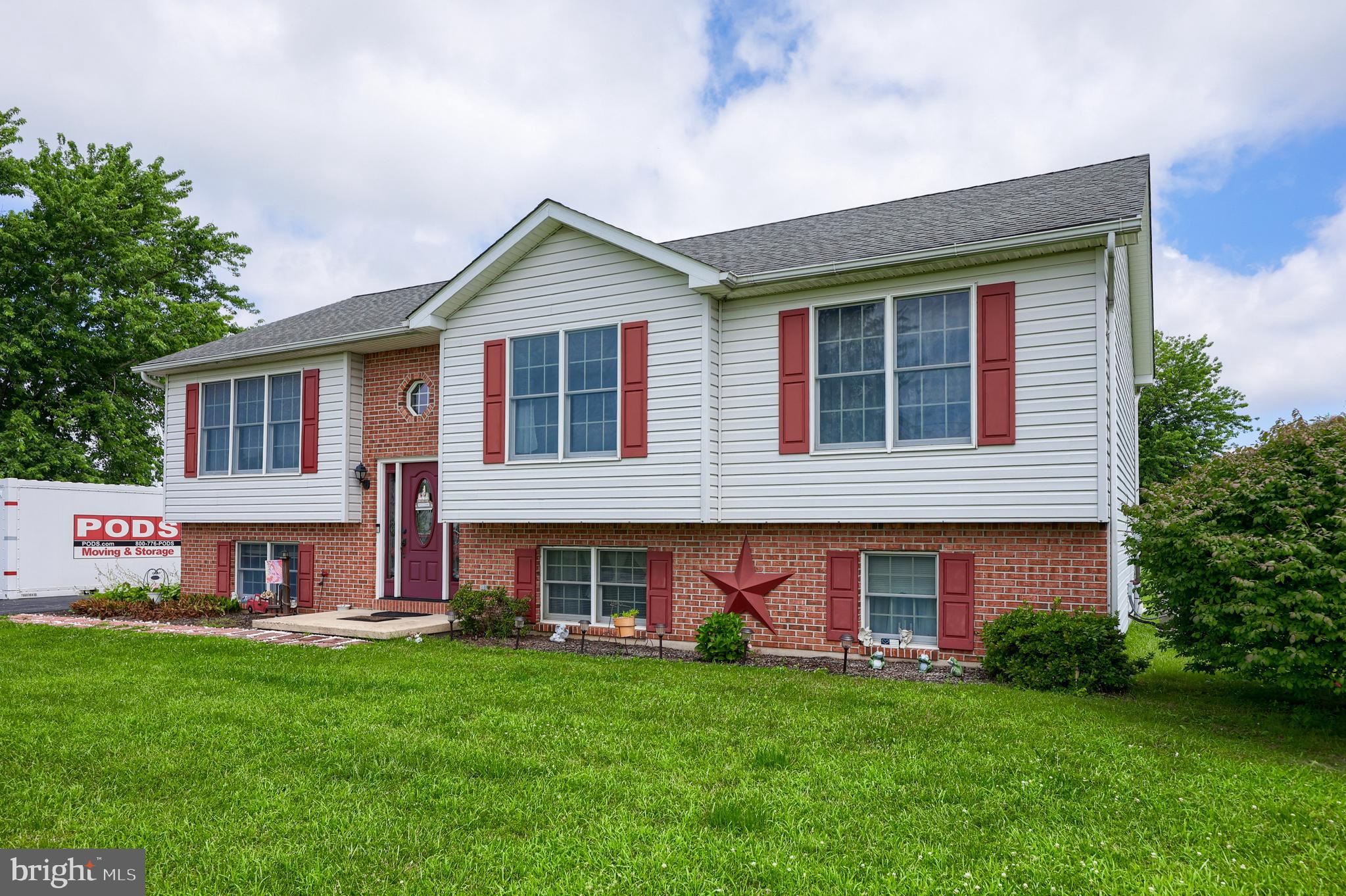15 HAKES HOLLOW ROAD