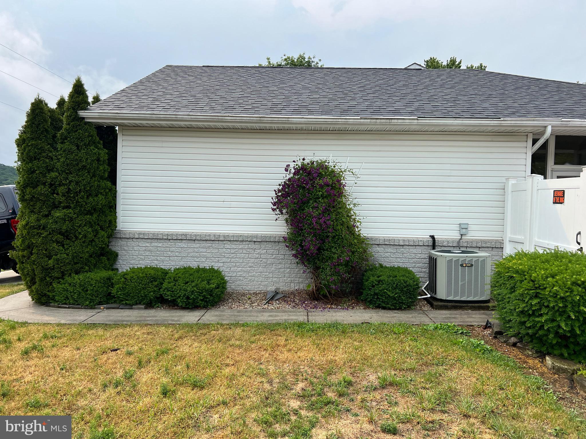 AIRPORT ADDITION - Residential