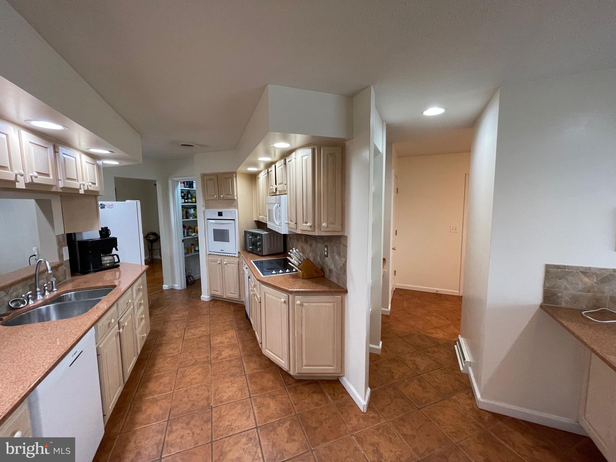 AIRPORT ADDITION - Residential