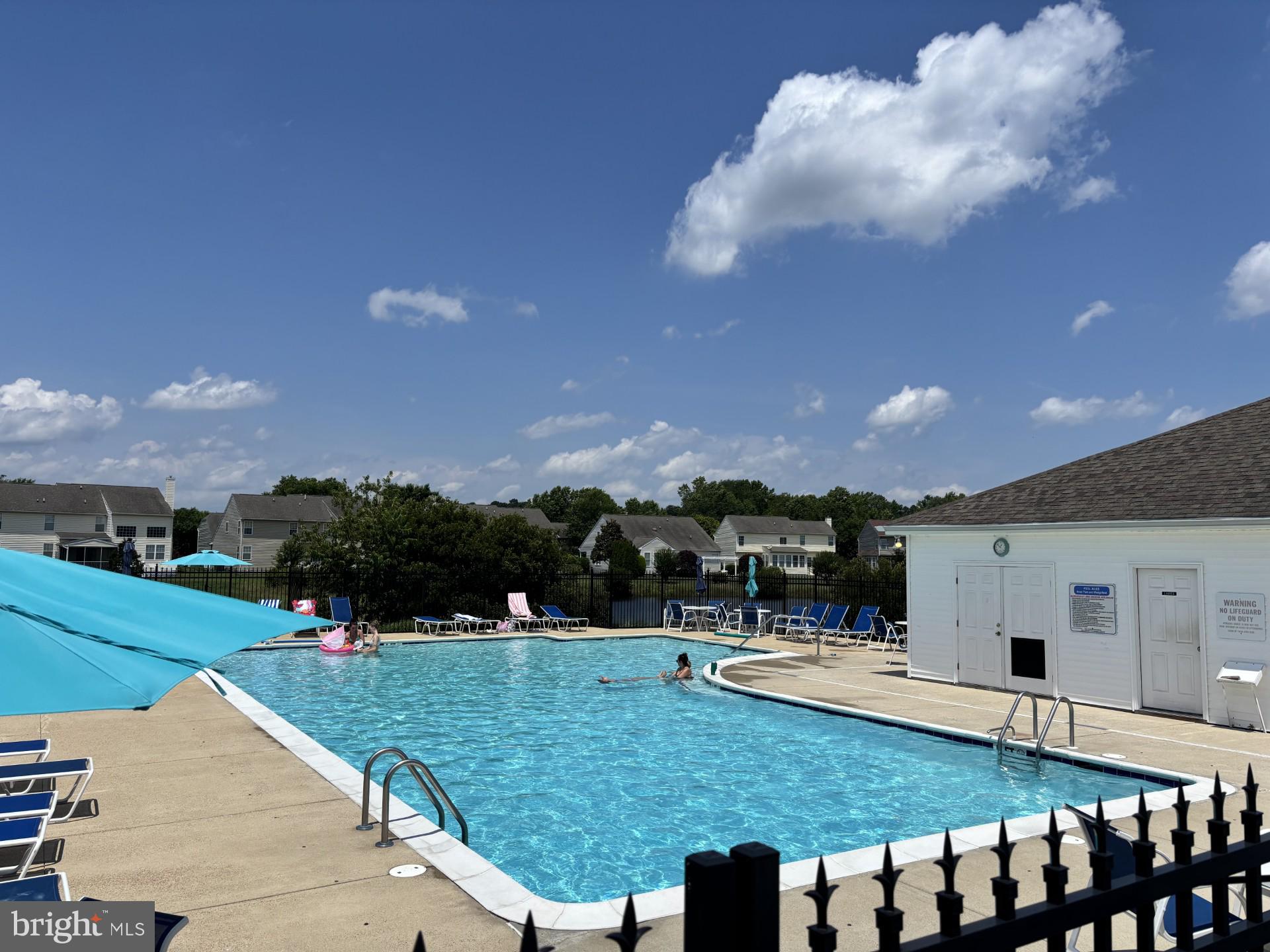 WEDGEFIELD - Residential