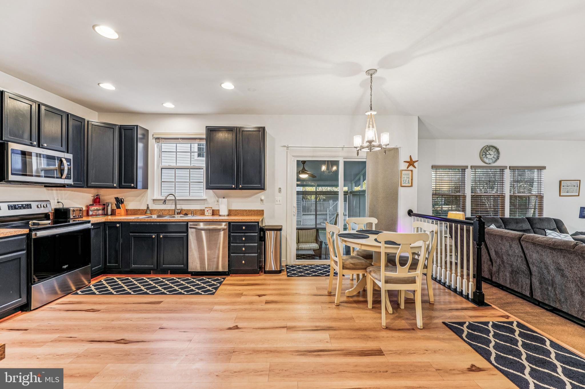 WEDGEFIELD - Residential