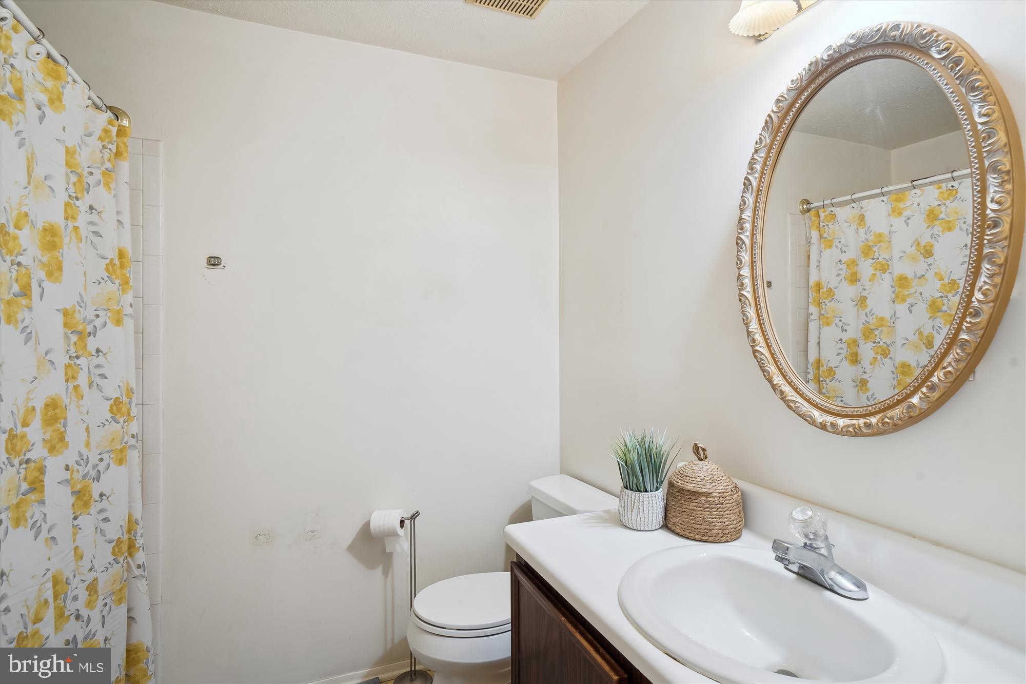 CHARLENE - Residential