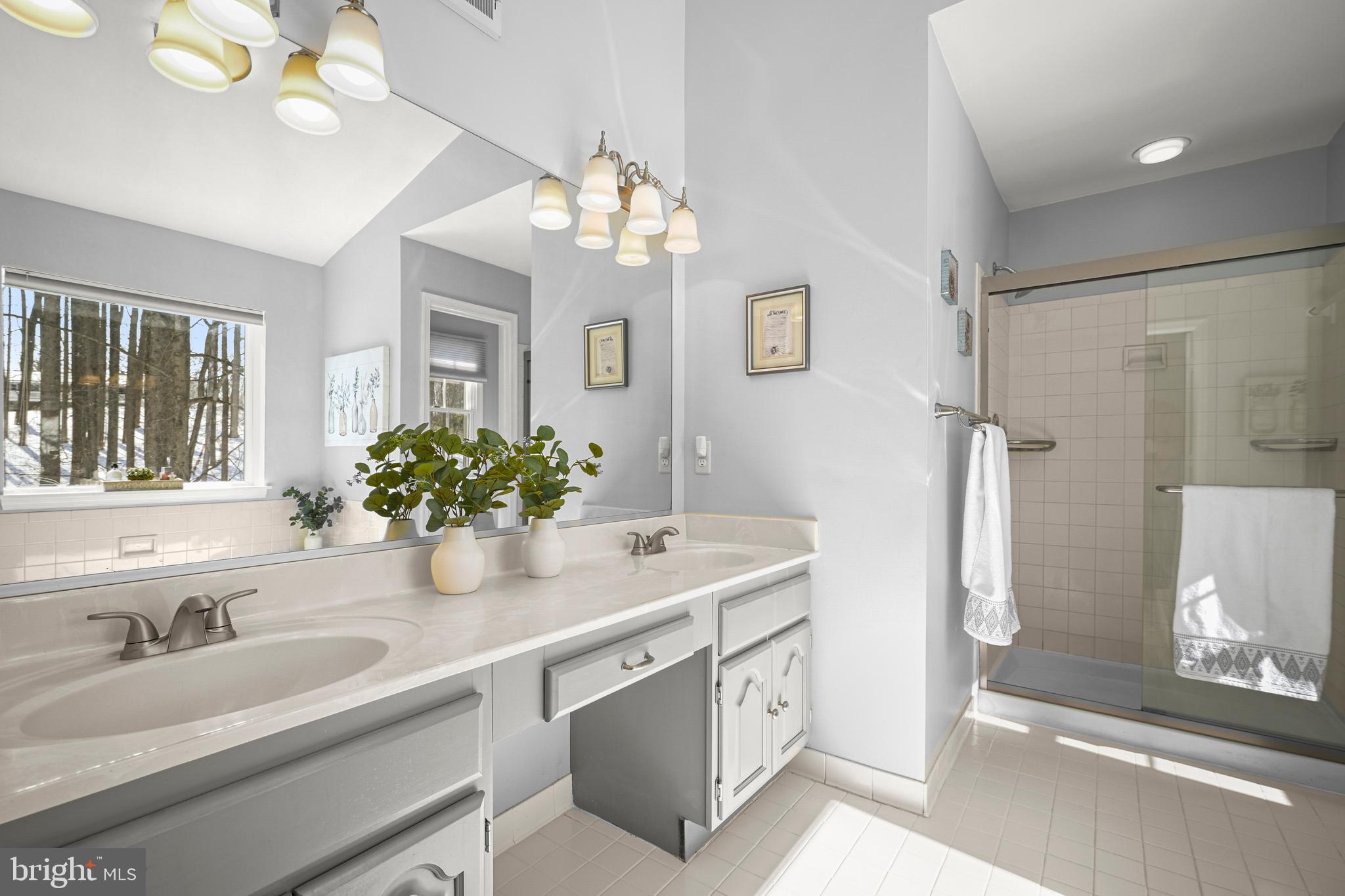 MCKENZIE MEADOWS - Residential