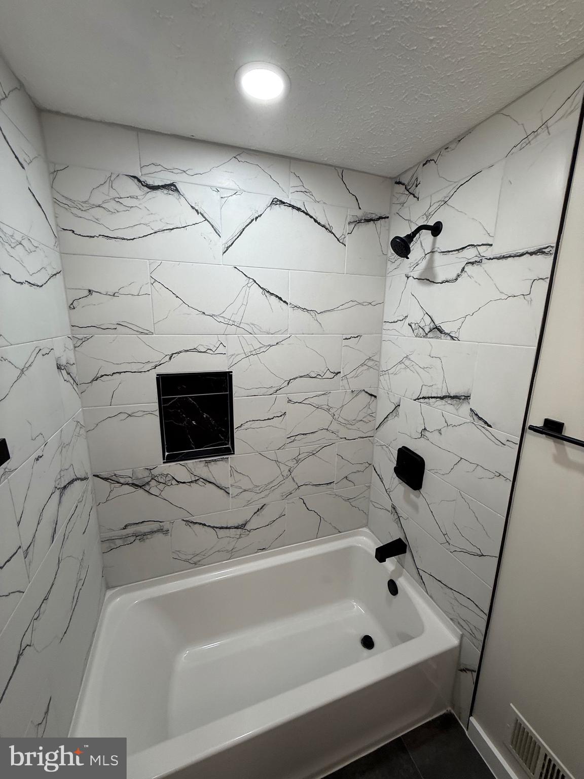 BONIWOOD - Residential Lease